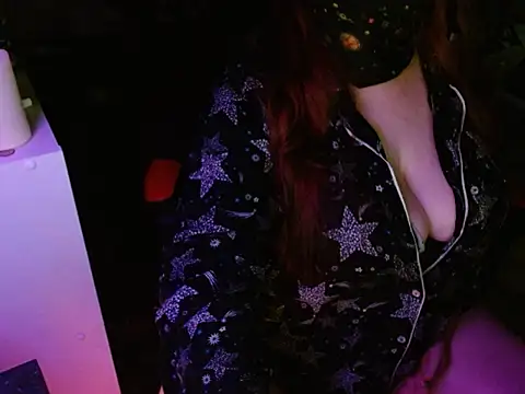 VibeFox online show from August 8, 2026, 12:17 am