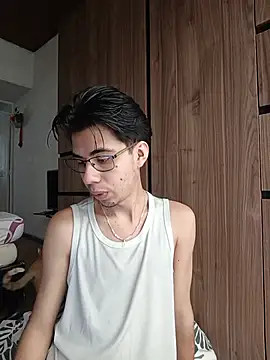 Snapshot of Nicolas_moon chatting on August 4, 2026, 6:12 pm Nicolas moon online show from August 4, 2026, 6:12 pm