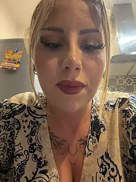 Snapshot of mila_kween chatting on July 24, 2026, 10:17 pm mila kween online show from July 24, 2026, 10:17 pm