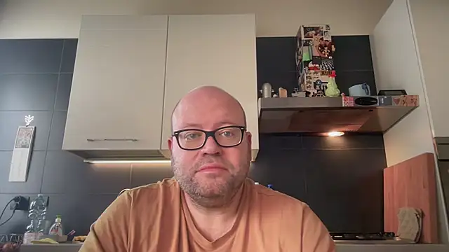 theitalianbear online show from March 23, 2025, 6:37 am