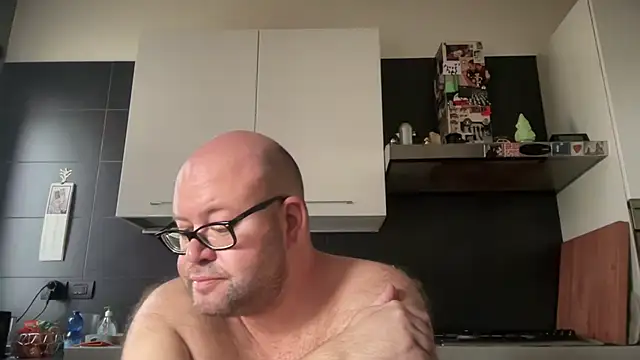 theitalianbear online show from September 10, 2025, 9:41 am