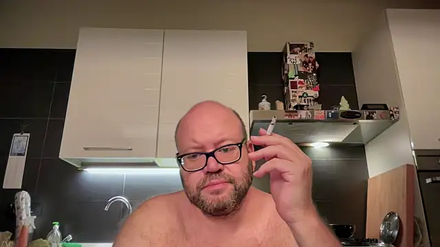 Snapshot of theitalianbear chatting on July 10, 2026, 2:55 am theitalianbear online show from July 10, 2026, 2:55 am