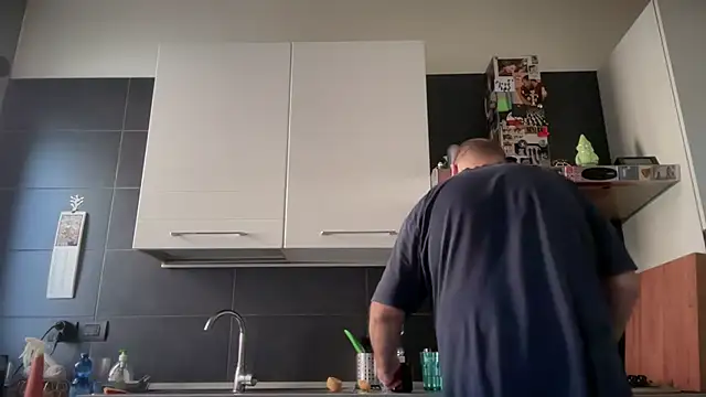 theitalianbear online show from October 13, 2025, 1:56 pm