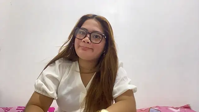 Snapshot of VikkiDunemn chatting on July 27, 2026, 1:07 pm VikkiDunemn online show from July 27, 2026, 1:07 pm