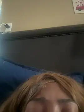 Snapshot of Wetwet813 chatting on July 25, 2026, 4:35 pm Wetwet813 online show from July 25, 2026, 4:35 pm