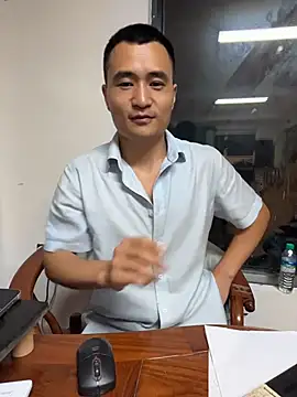 xuanxuan0202 online show from July 26, 2026, 5:42 pm