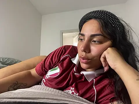 BellaValenis online show from July 26, 2026, 1:01 am