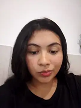 Snapshot of Neferaa chatting on August 1, 2026, 2:09 am Neferaa online show from August 1, 2026, 2:09 am