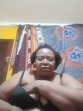 Snapshot of whewolfqueen chatting on August 3, 2026, 1:36 am whewolfqueen online show from August 3, 2026, 1:36 am