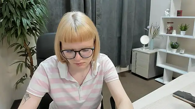VanitaHymas online show from July 29, 2026, 9:52 am