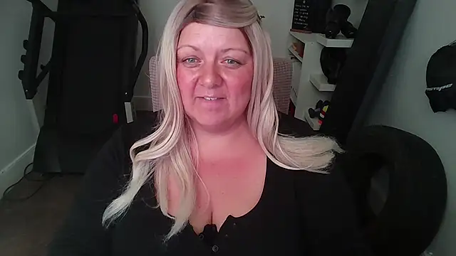 Blonde Exclusive online show from July 30, 2026, 10:58 am