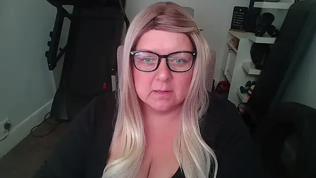 Blonde Exclusive online show from July 31, 2026, 10:25 am