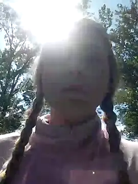 Snapshot of RossyMood chatting on July 29, 2026, 11:31 am RossyMood online show from July 29, 2026, 11:31 am