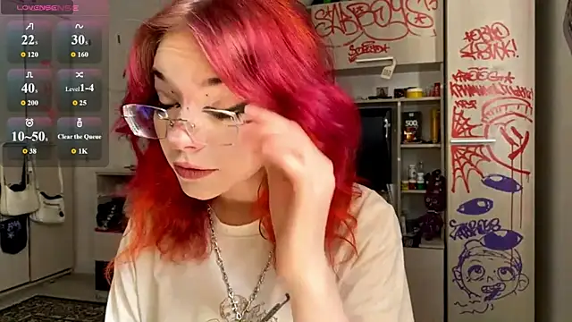 Snapshot of RedKittySquirrel chatting on August 2, 2026, 8:01 am RedKittySquirrel online show from August 2, 2026, 8:01 am