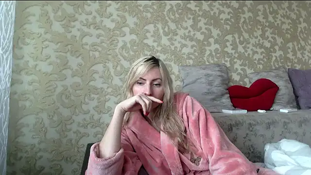 Yourrealgirl online show from January 14, 2025, 12:24 pm