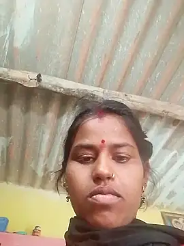 Snapshot of Miss_rohni23 chatting on August 5, 2026, 4:17 am Miss rohni23 online show from August 5, 2026, 4:17 am
