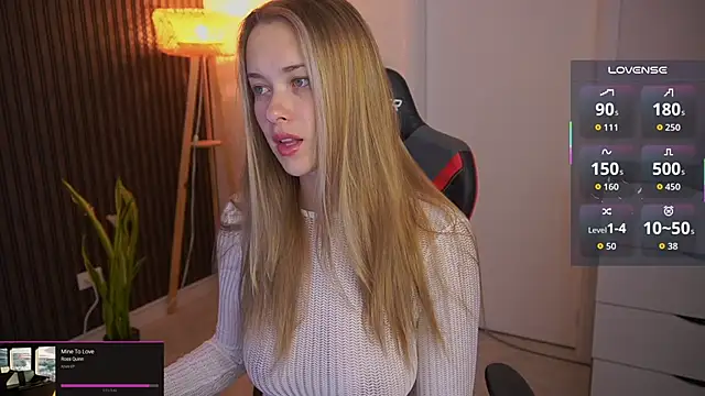 DanikaDillan online show from March 27, 2026, 12:41 am