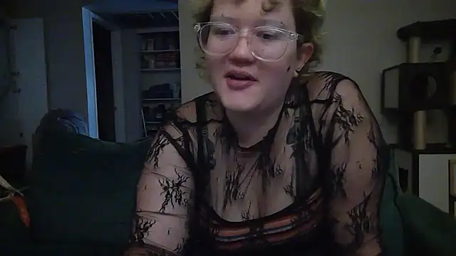 TreatLucky online show from August 3, 2026, 5:08 pm