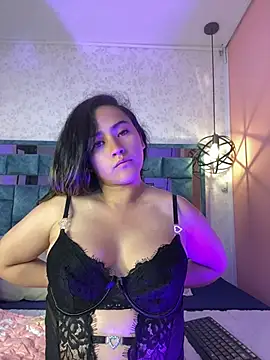 Snapshot of sophia_pink20 chatting on August 3, 2026, 12:11 pm sophia pink20 online show from August 3, 2026, 12:11 pm
