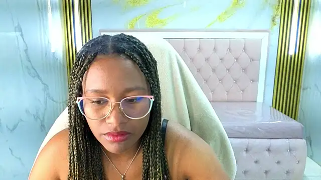 Snapshot of Zarah_s chatting on August 4, 2026, 4:39 am Zarah s online show from August 4, 2026, 4:39 am