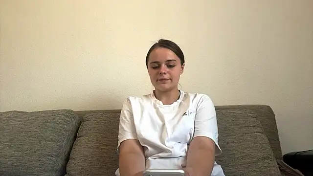 Snapshot of LorileeKaliszewski chatting on August 3, 2026, 7:49 am LorileeKaliszewski online show from August 3, 2026, 7:49 am