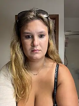 Latinamommy26 online show from August 8, 2026, 3:02 am