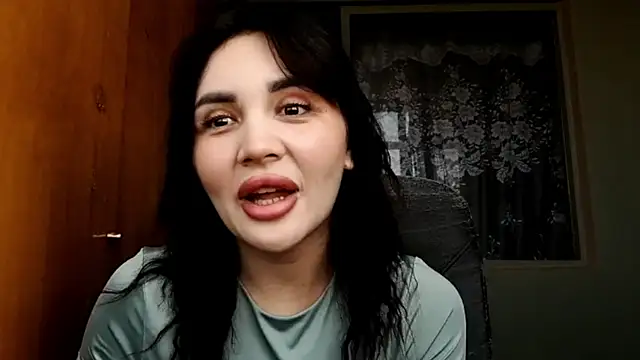ElviaSloane online show from August 6, 2026, 8:20 am