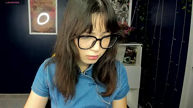 AlishaTempt online show from August 7, 2026, 12:11 pm
