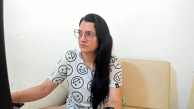 MARILYN GARCIA online show from January 14, 2026, 6:11 pm