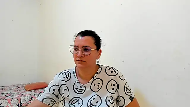 Snapshot of MARILYN_GARCIA chatting on June 20, 2026, 7:30 pm MARILYN GARCIA online show from June 20, 2026, 7:30 pm