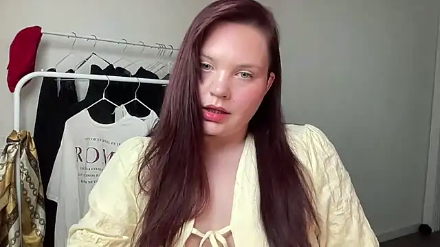 rich lily online show from August 4, 2026, 9:52 pm