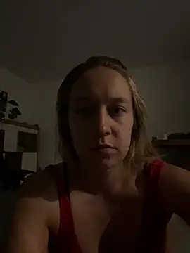 Snapshot of OliviaLulu chatting on August 7, 2026, 6:25 pm OliviaLulu online show from August 7, 2026, 6:25 pm
