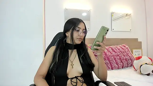Snapshot of KendraPolett chatting on August 6, 2026, 11:22 pm KendraPolett online show from August 6, 2026, 11:22 pm