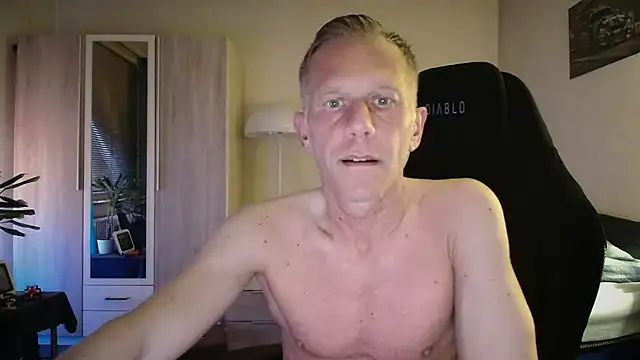 slaveboy2016xh online show from May 30, 2026, 10:15 pm