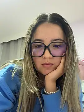Snapshot of CAMMILEE chatting on August 10, 2026, 3:46 am CAMMILEE online show from August 10, 2026, 3:46 am