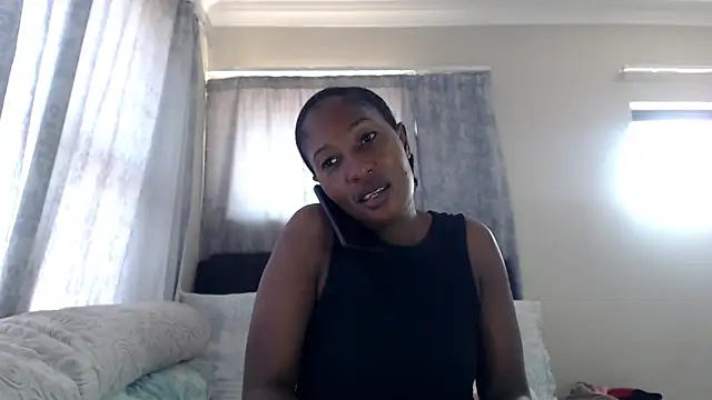 leanna23 online show from February 5, 2026, 8:43 am