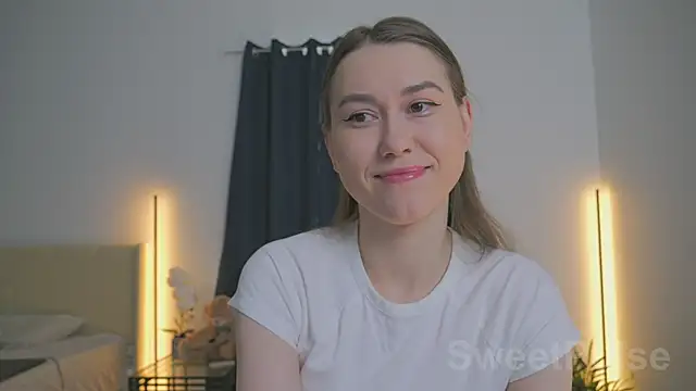 SweetPulse online show from December 2, 2025, 4:52 pm