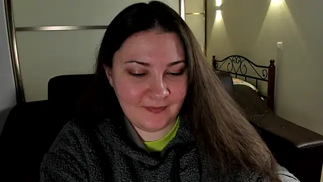 MarySwon online show from February 11, 2025, 6:33 pm