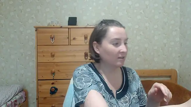 Snapshot of Smart_Rose chatting on September 28, 2025, 2:02 pm Smart Rose online show from September 28, 2025, 2:02 pm