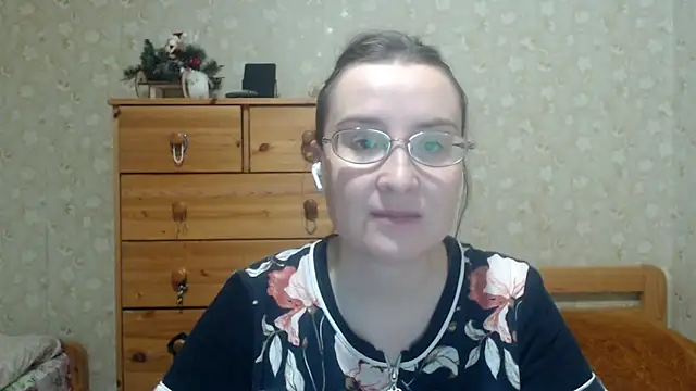 Smart Rose online show from February 9, 2026, 7:34 pm