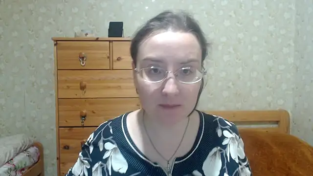 Smart Rose online show from November 18, 2025, 4:43 pm