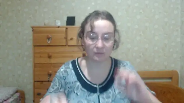 Smart Rose online show from March 2, 2026, 9:33 pm