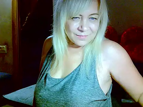 AgoniA7 online show from November 28, 2025, 4:45 am