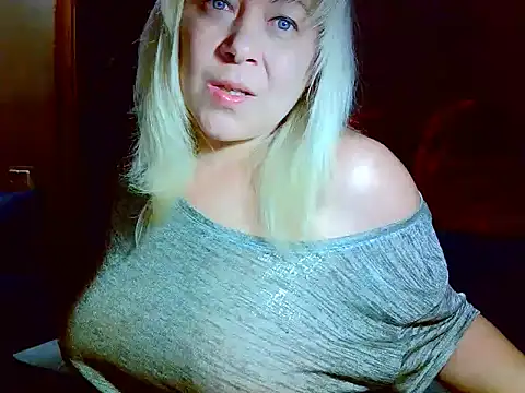 AgoniA7 online show from May 18, 2026, 6:56 pm