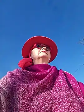 MucMilf59 online show from November 5, 2025, 9:12 am