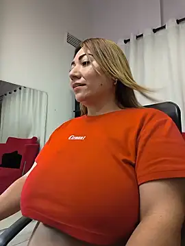 Snapshot of kendra_fire chatting on June 10, 2026, 12:01 am kendra fire online show from June 10, 2026, 12:01 am