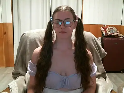 Snapshot of katie_kitten38 chatting on June 26, 2026, 1:17 pm katie kitten38 online show from June 26, 2026, 1:17 pm