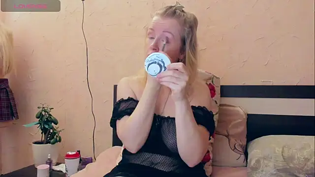 I AM MILF online show from April 16, 2026, 7:20 am