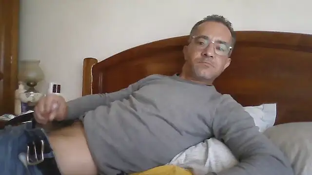 Snapshot of CarlosRocha73 chatting on May 16, 2026, 10:36 am CarlosRocha73 online show from May 16, 2026, 10:36 am