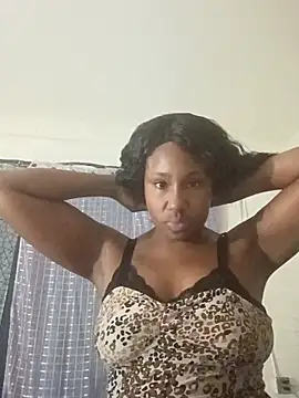 Xochillovemoney2 online show from September 30, 2025, 1:50 pm